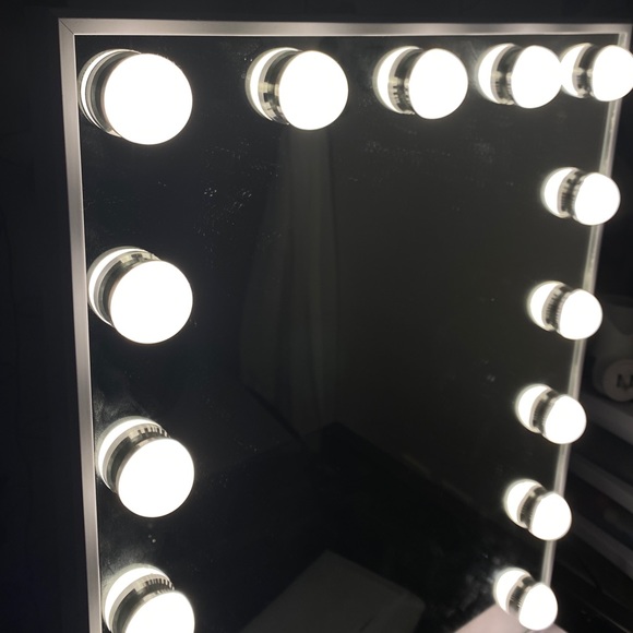 vanity mirror - Picture 2 of 6